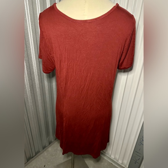 Torrid Super Soft Burgundy Smocked Front Tunic Top size 2 - Picture 3 of 4